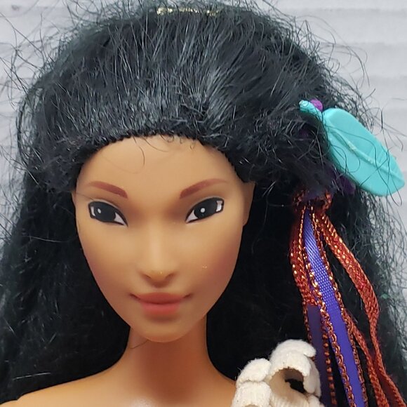 Disney Pocahontas Braided Beauty Doll 1995 - Picture 3 of 9